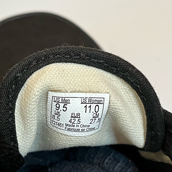 Vans “Black Canvas”   Size 9.5 - Picture 8 of 8